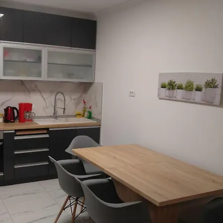 Relax In 90sqm Close To Airport ,shoping,embriolab Seaside Apartment Thessaloniki