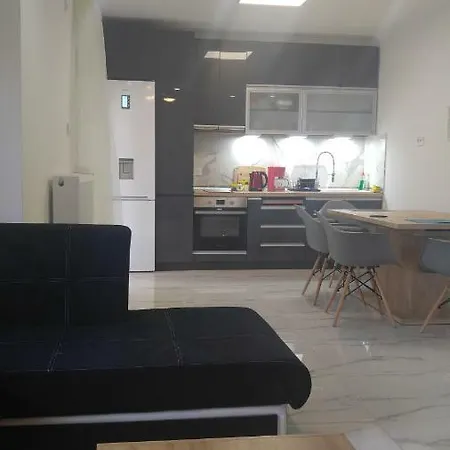Relax In 90sqm Close To Airport ,shoping,embriolab Seaside * 塞萨洛尼基